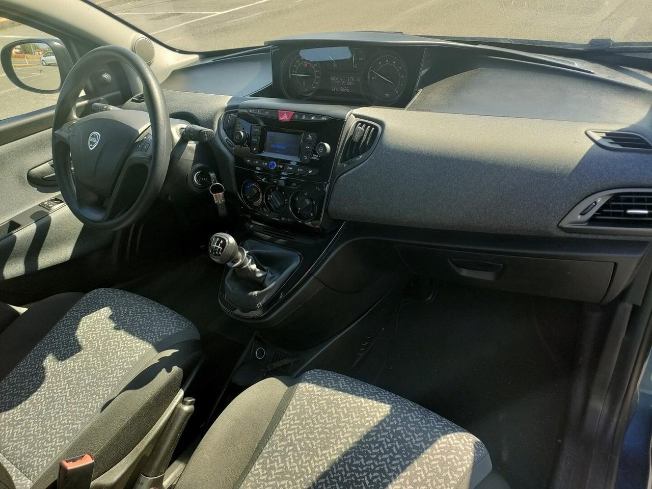 LANCIA Ypsilon 1.0 Firefly Hybrid Silver s&s 70cv