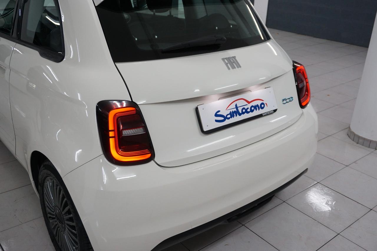 Fiat 500e Berlina 42 kWh La Prima