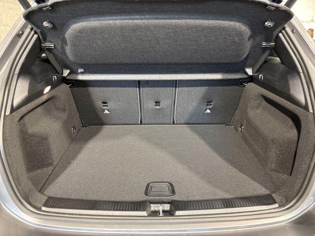 MERCEDES-BENZ B 180 d Automatic Street Edition