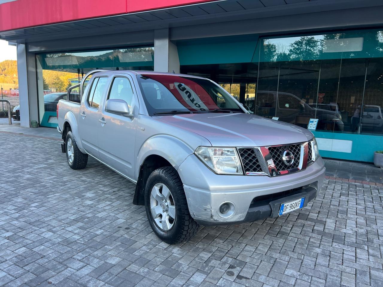 Nissan Navara 2.5 dCi 4x4 doppia cabina