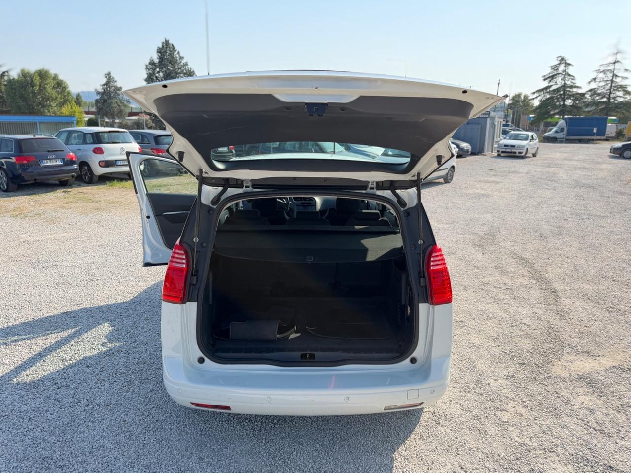 Peugeot 5008 1.6 e-HDi 112CV Stop&Start cambio robotizzato Tecno
