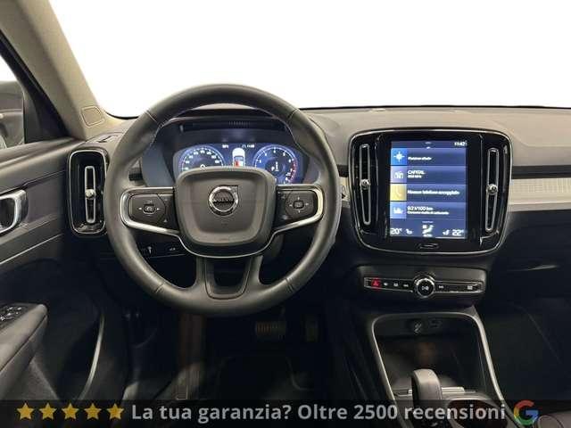 Volvo XC40 B4 AWD automatico Momentum Pro