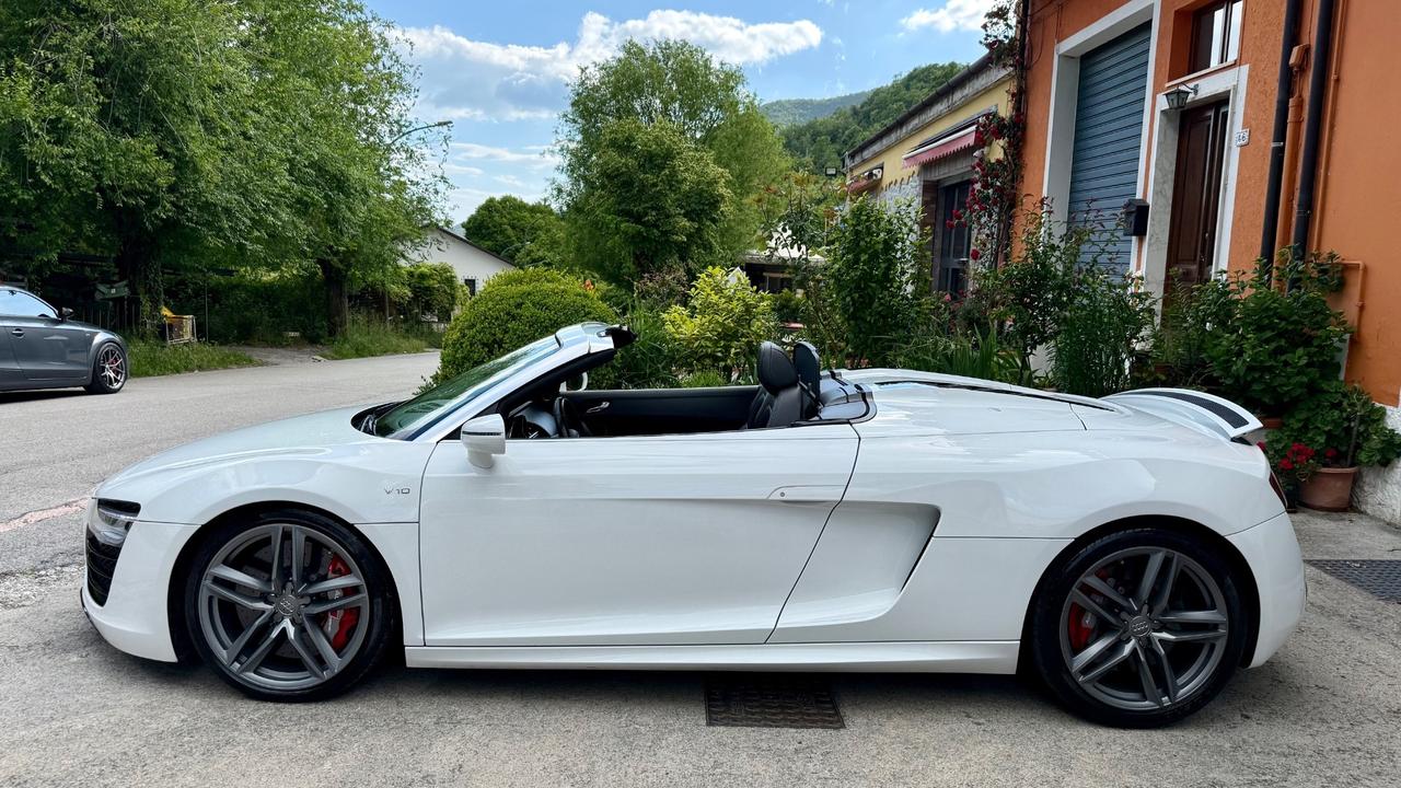 Audi R8 Spyder 5.2 V10 FSI quattro R tronic