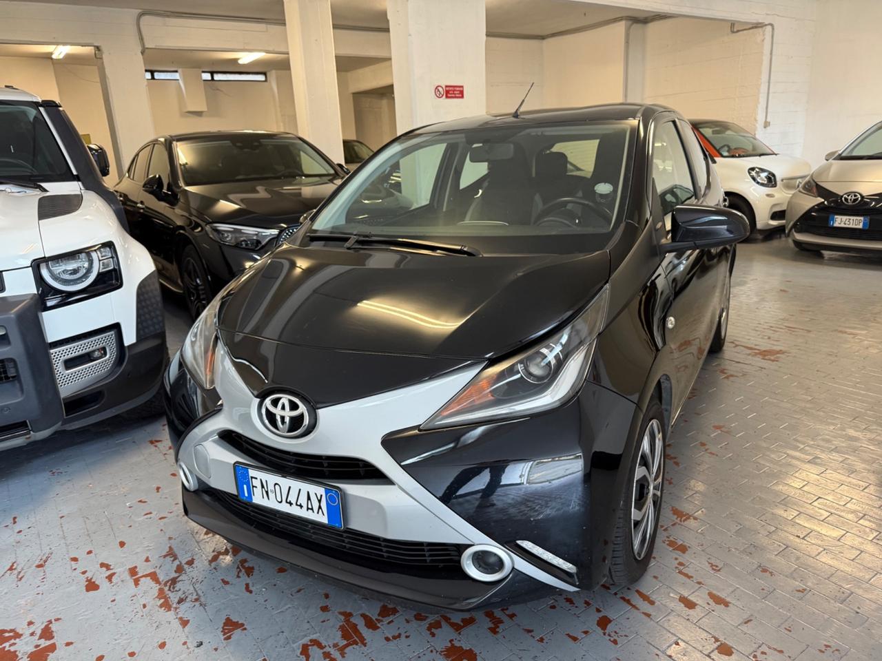 Toyota Aygo 1.0 VVT-i 72 CV 5 porte x-trend