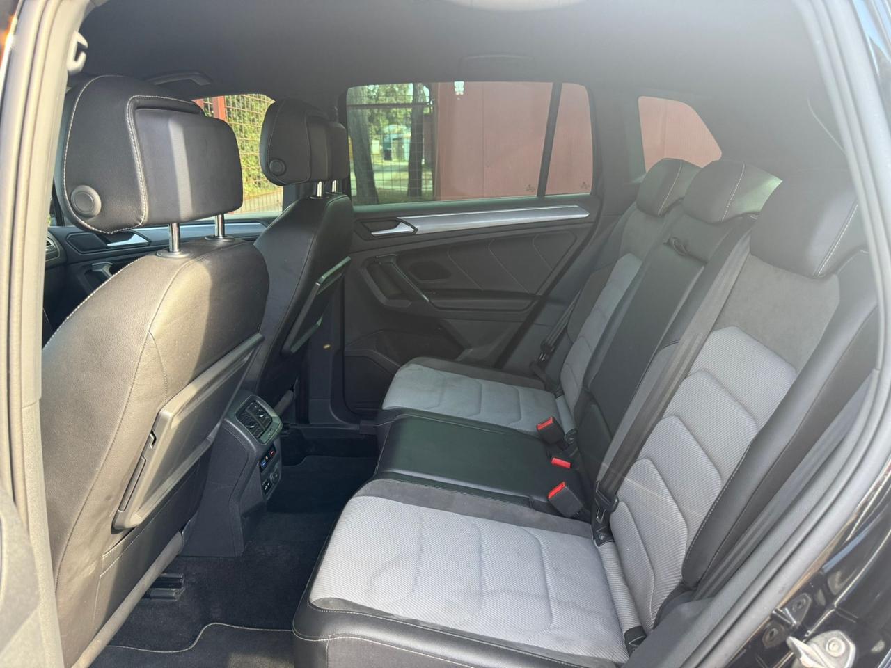 Volkswagen Tiguan 2.0 TDI SCR DSG Advanced R-LINE FULL LED *promo*