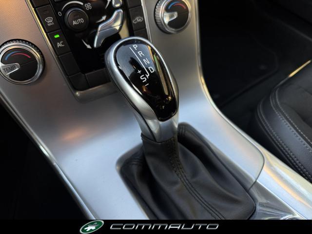 VOLVO S60 Cross Country D3 Geartronic Summum