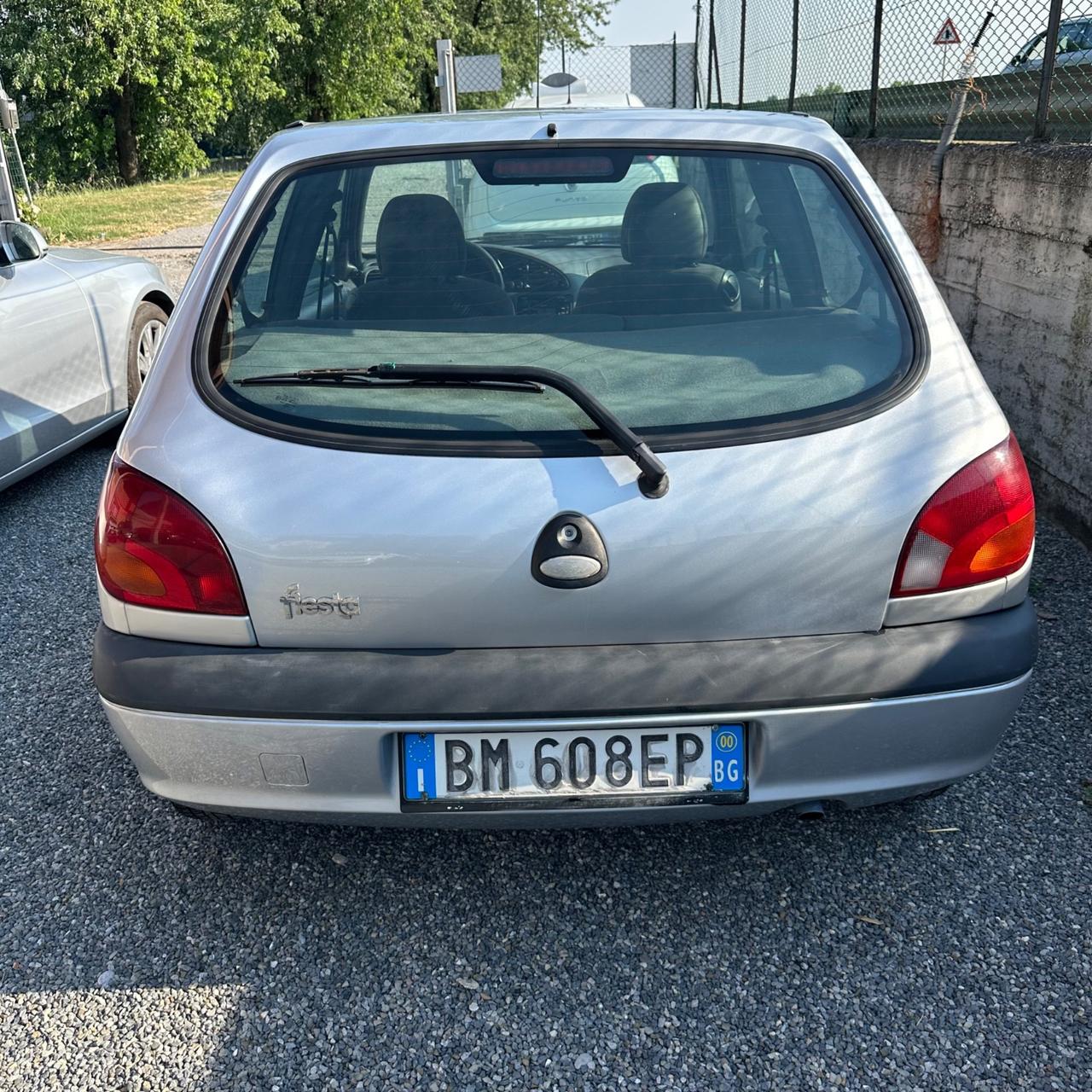 Ford Fiesta 1.2i 16V cat 3 porte Ghia