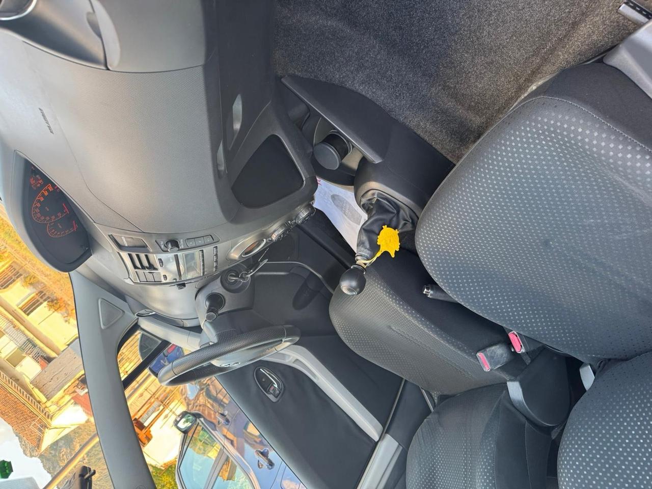 Toyota Yaris 1.3 benzina km 80 mila certificati