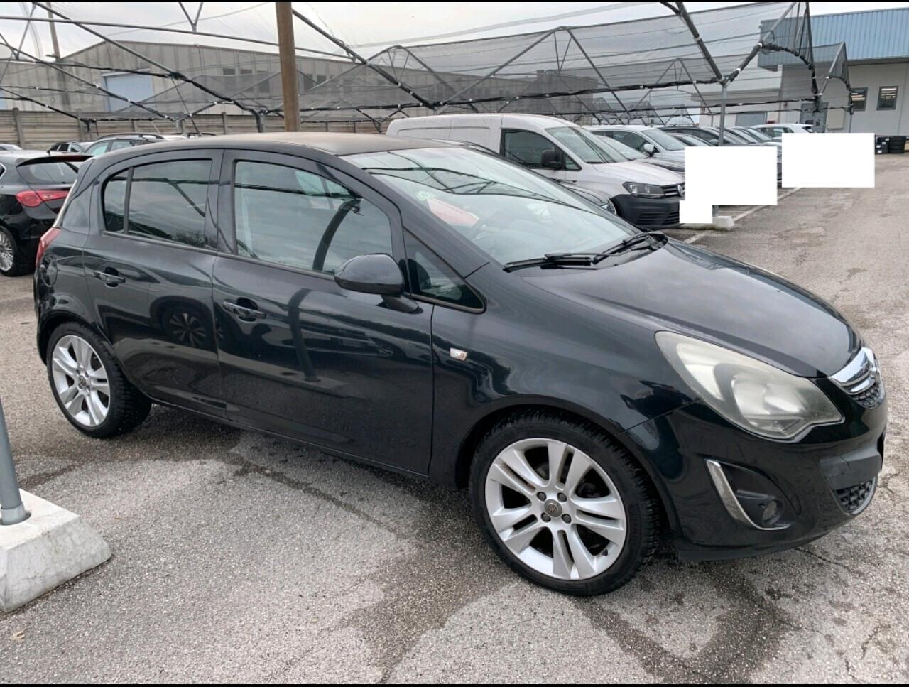 Opel Corsa 1.2 5 porte Sport