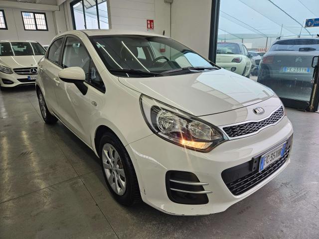 Kia Rio Rio III 2011 5p 1.1 crdi Active E6