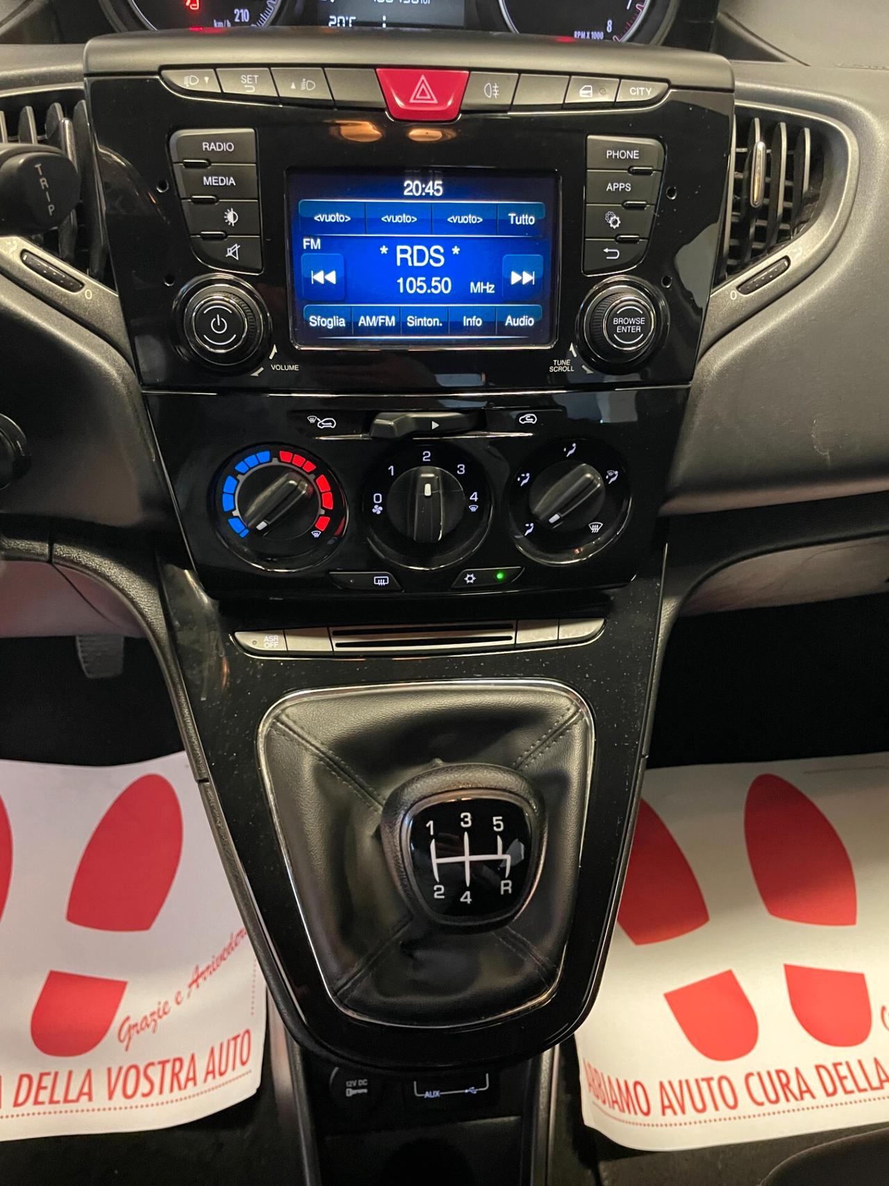 Lancia Y Ypsilon 1.2 5 porte Platinum Full Neopatentati