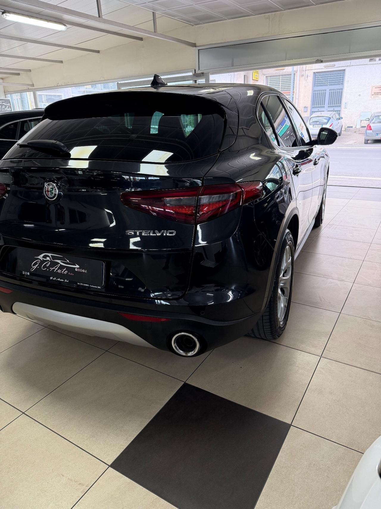 Alfa Romeo Stelvio 2.2 Turbodiesel 160 CV AT8 RWD 2021