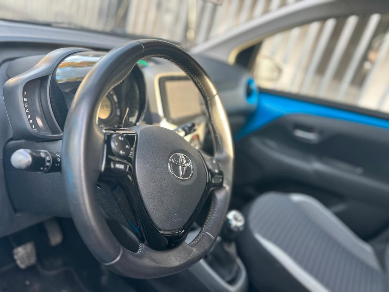 Toyota Aygo 1.0 VVT-i 72 CV 5 porte x-cite