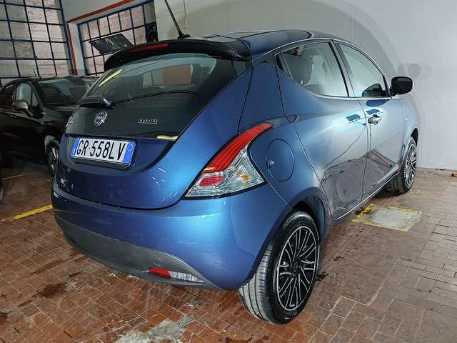 Lancia Ypsilon 1.0 FireFly 5 porte S&S Hybrid Silver