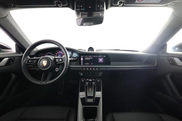 PORSCHE 911 911 Carrera 4