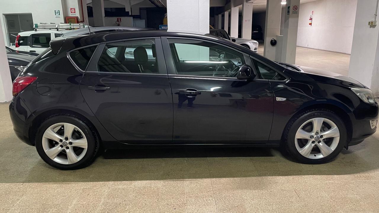 Opel Astra 1.4 100CV 5 porte Cosmo "Euro5"