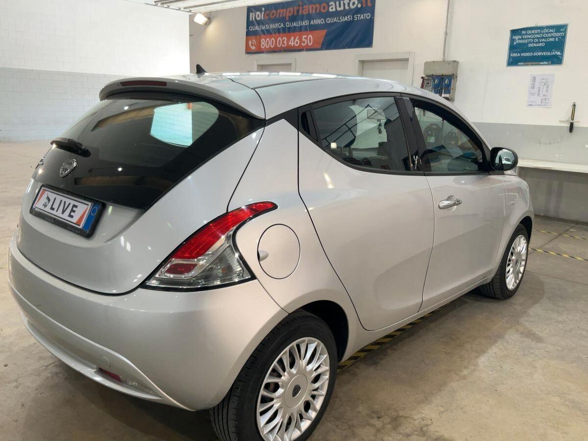 Lancia Ypsilon 1.2 69 CV 5 porte Silver