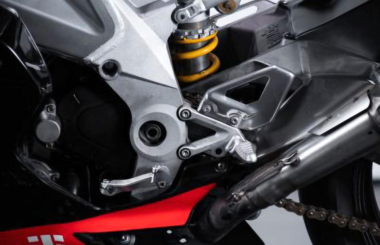 Aprilia Rsv 1000 r Solo 1.100 km