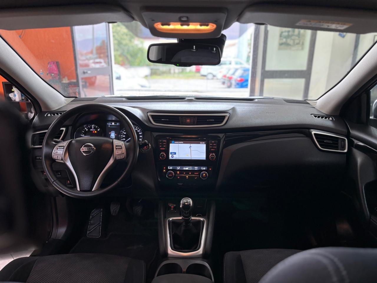 Nissan Qashqai 1.6 dCi 2WD Tekna tetto panoramico permute finanziamenti
