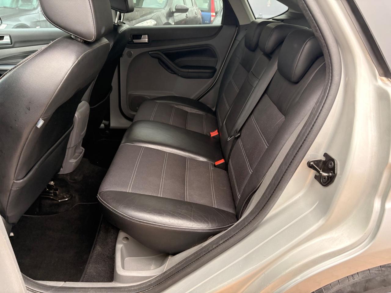 Ford Focus 2.0 (145CV) 5p. Bz.- GPL Tit.