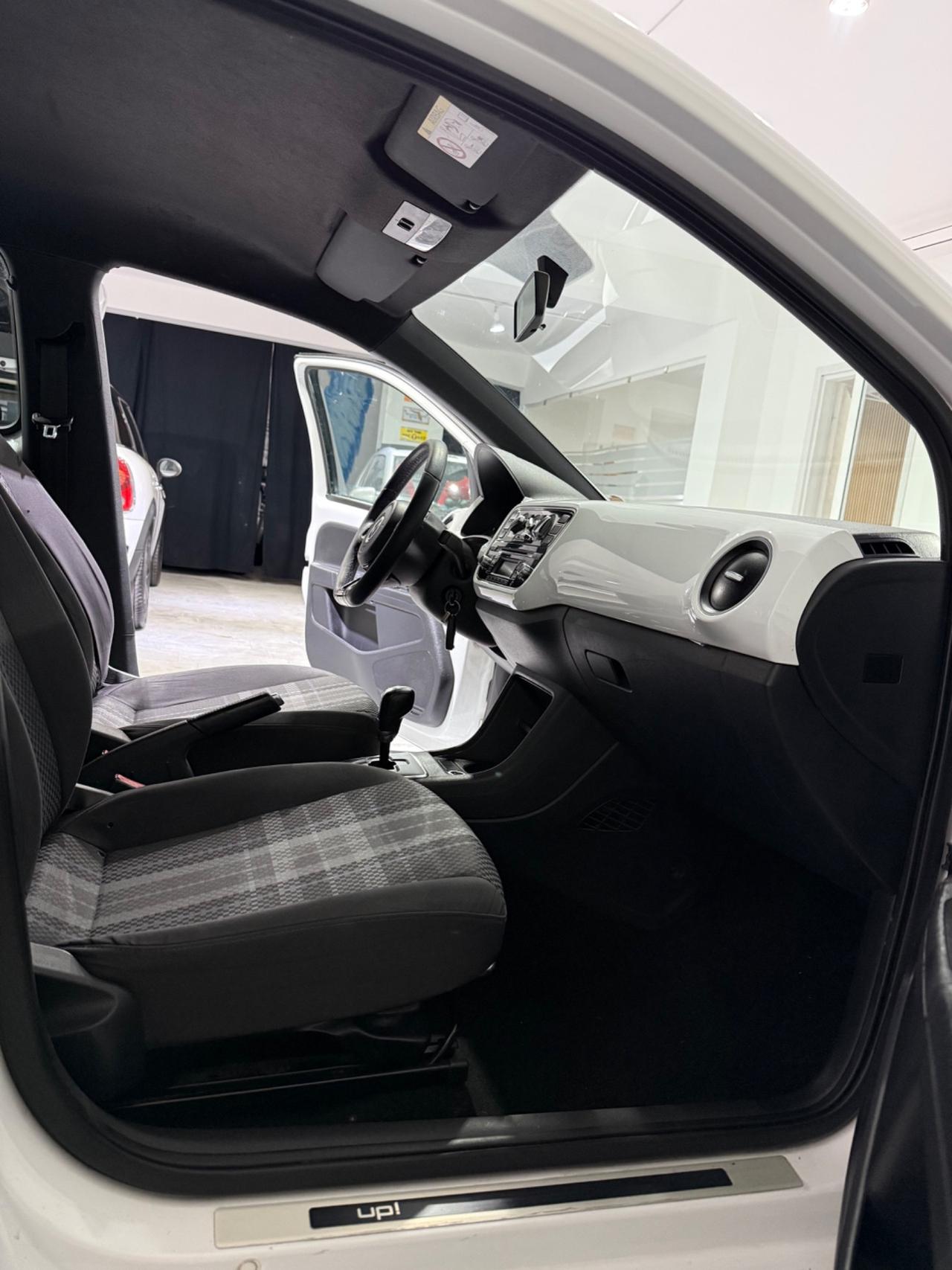 Volkswagen up! 1.0 75 CV 5p. club ASG