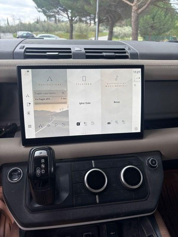 Land Rover Defender 3.0 D6 200 110 SE AWD auto.