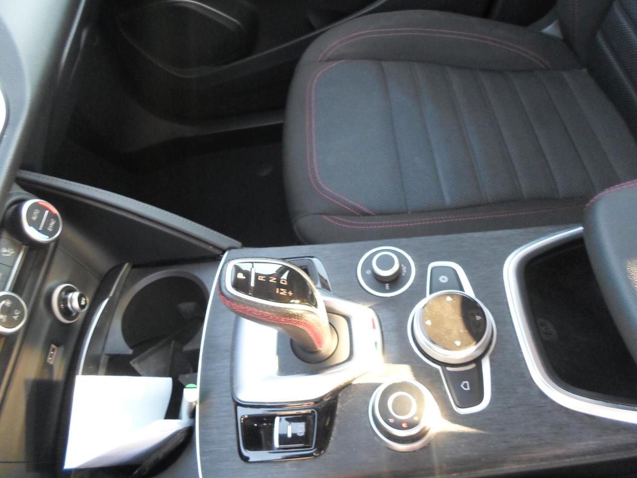 Alfa Romeo Stelvio 2.2 Turbodiesel 190 CV AT8 Q4 Business