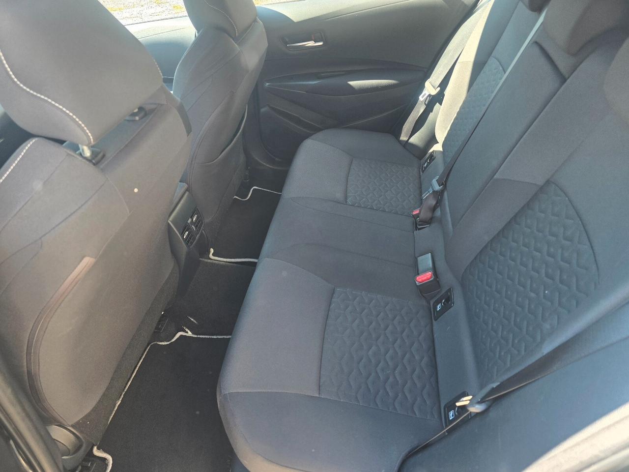 Toyota Corolla Touring Sports 1.8 Hybrid Business