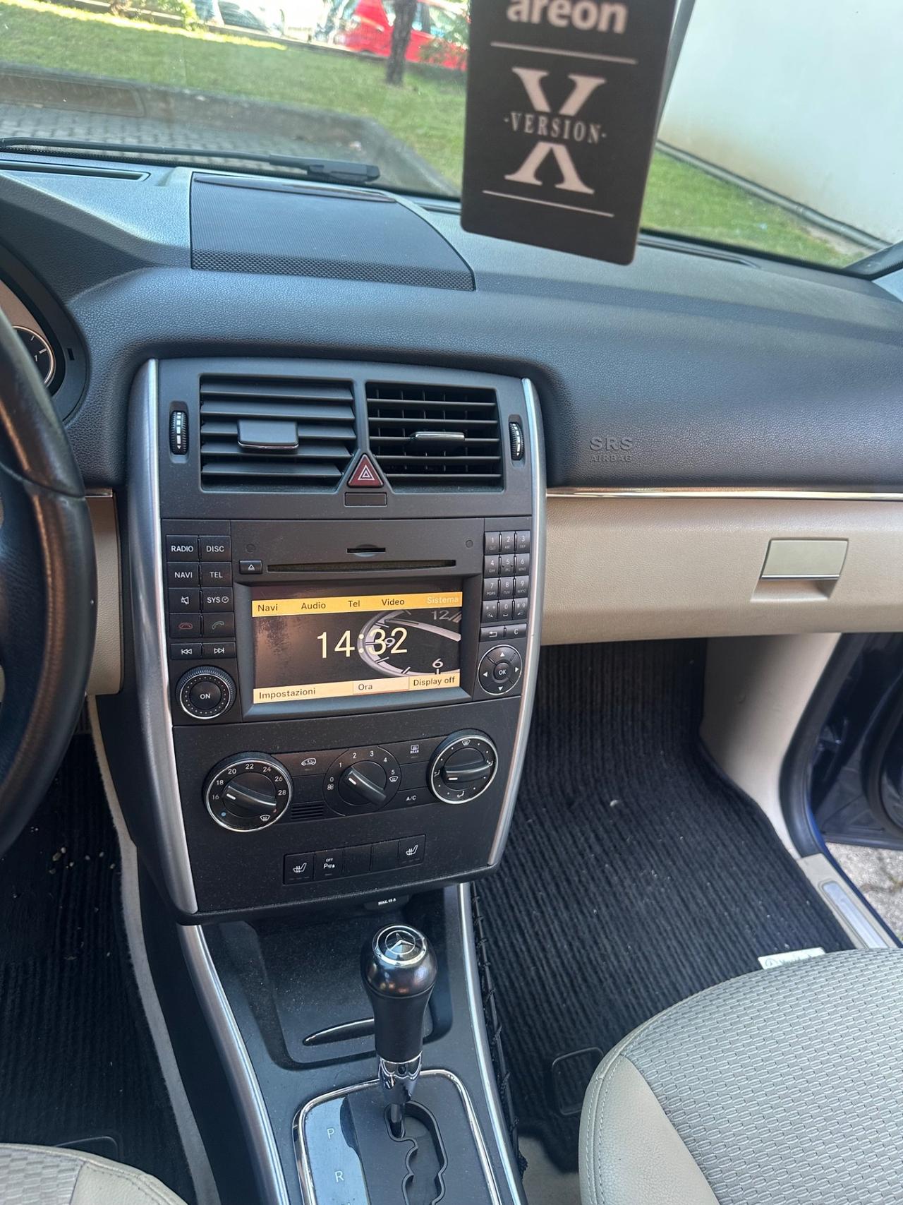 Mercedes-benz B 180 NGT BlueEFFICIENCY Premium