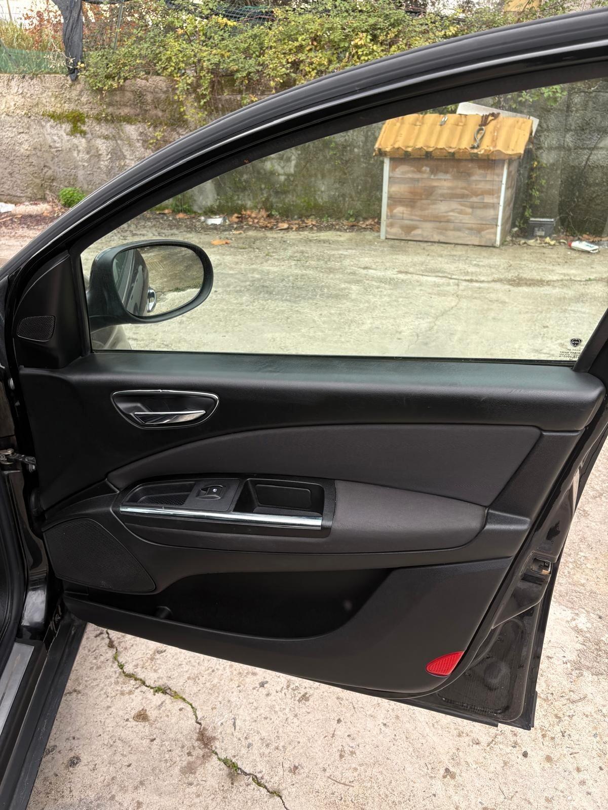 Lancia Delta 1.6 MJT DPF Gold