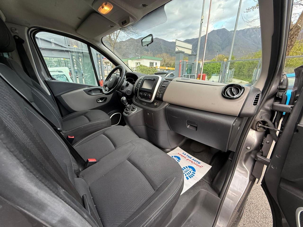 Renault Trafic T27 1.6 dCi 125CV 9 POSTI