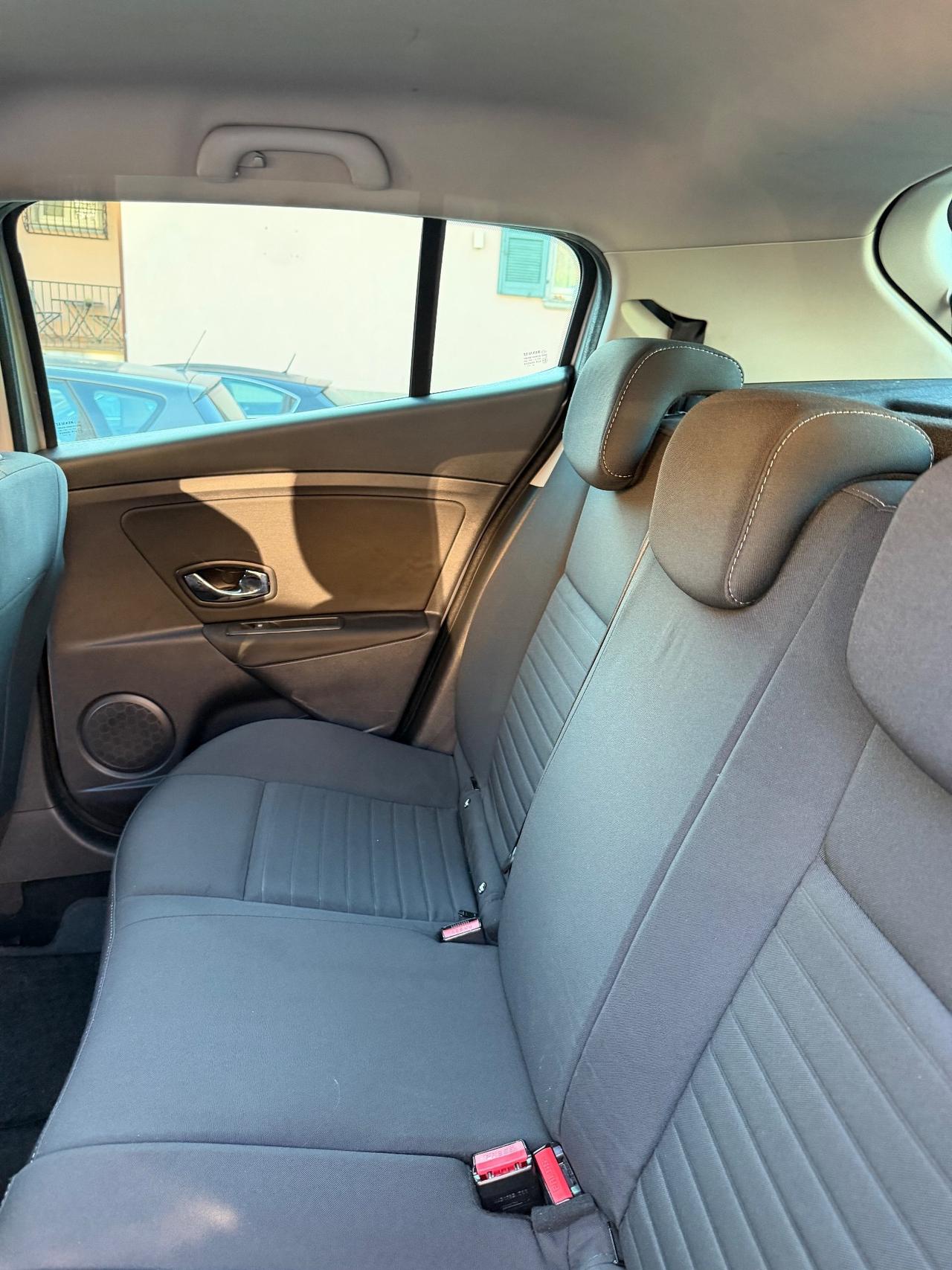 Renault MEGANE dCi 110CV LIMITED KMCERT GARANZ UNICOPR