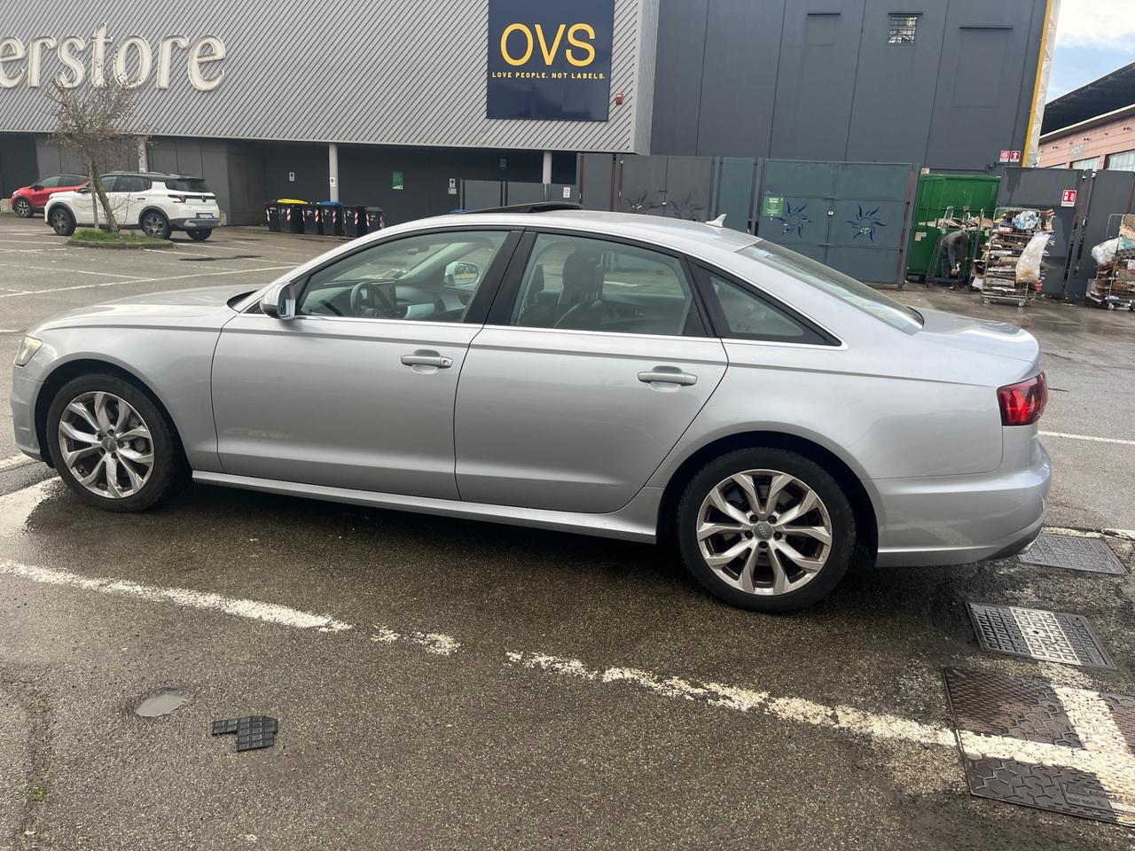 Audi A6 3.0 TDI 272 CV quattro S tronic Business 284.000 KM