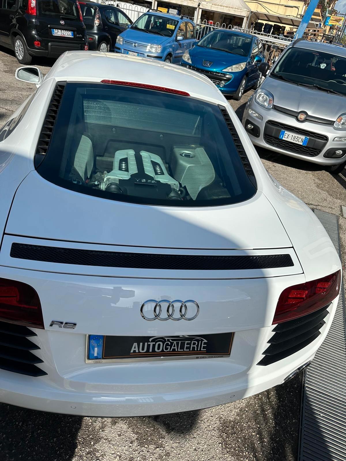 Audi R8 4.2 V8 FSI quattro R tronic