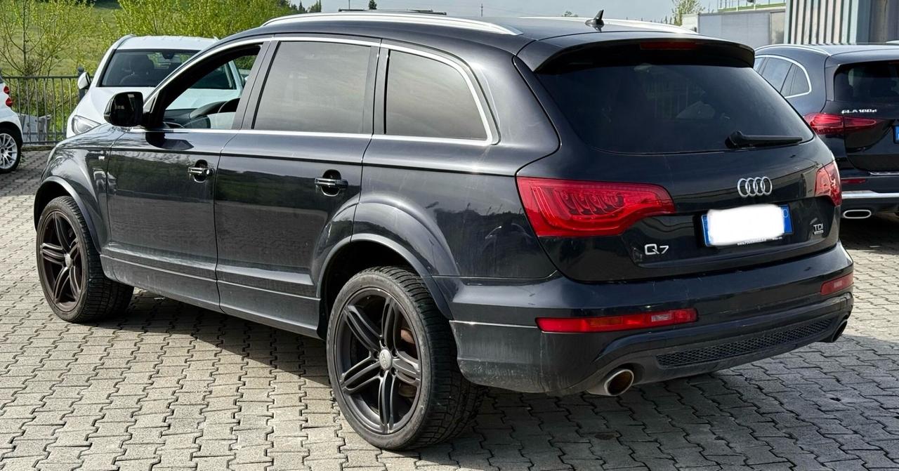 Audi Q7 3.0 V6 TDI 245 CV clean 7 posti quattro tiptronic edition