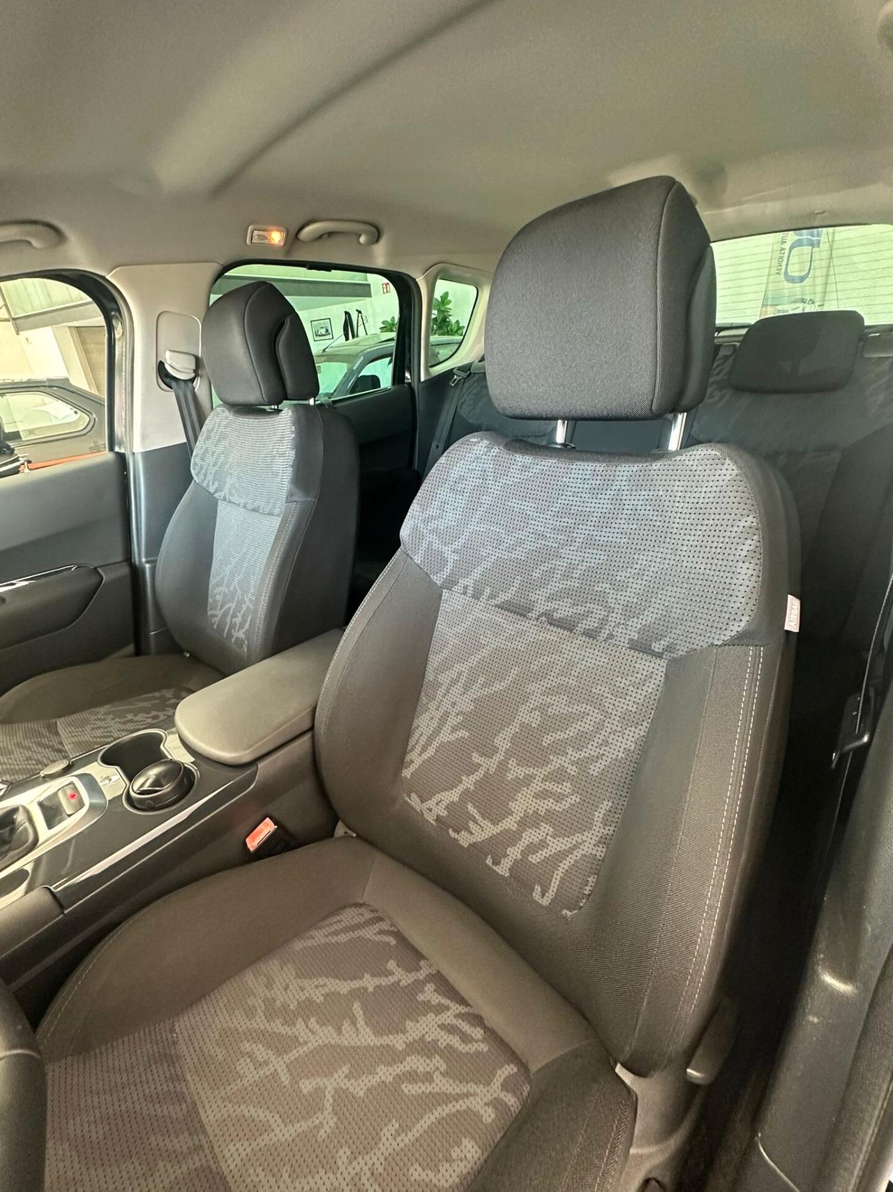 Peugeot 3008 2.0 HDi 150CV Outdoor