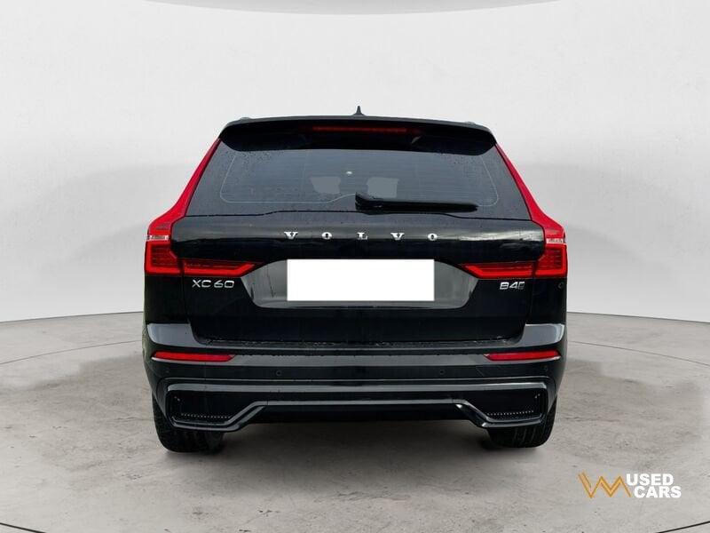 Volvo XC60 B4 automatico Plus Dark