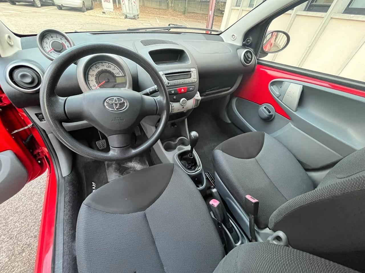 Toyota Aygo 1.0 12V VVT-i 5 porte - NEOPATENTATI