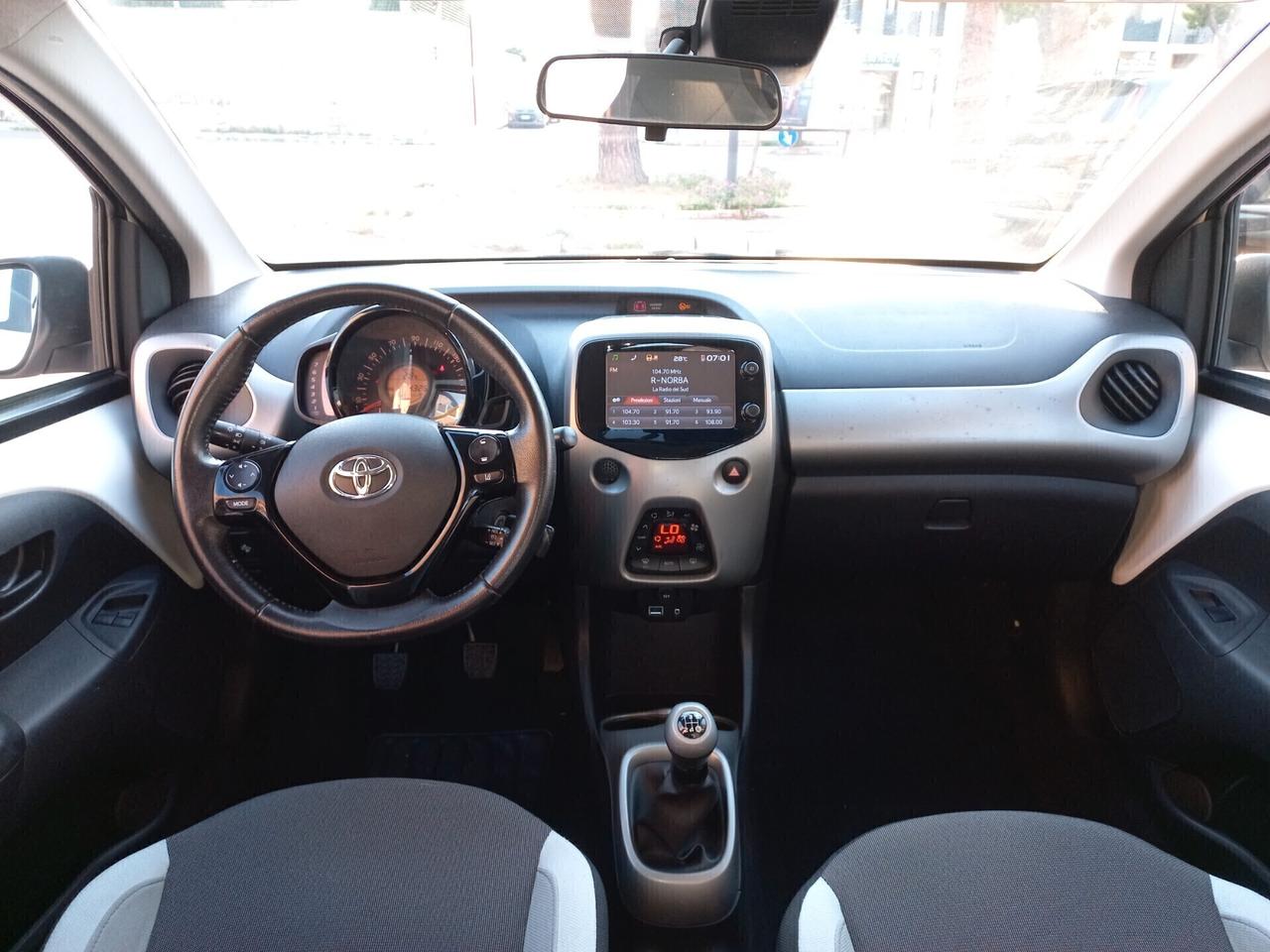 Toyota Aygo 1.0 VVT-i 69 CV 5 porte x-play km 44000