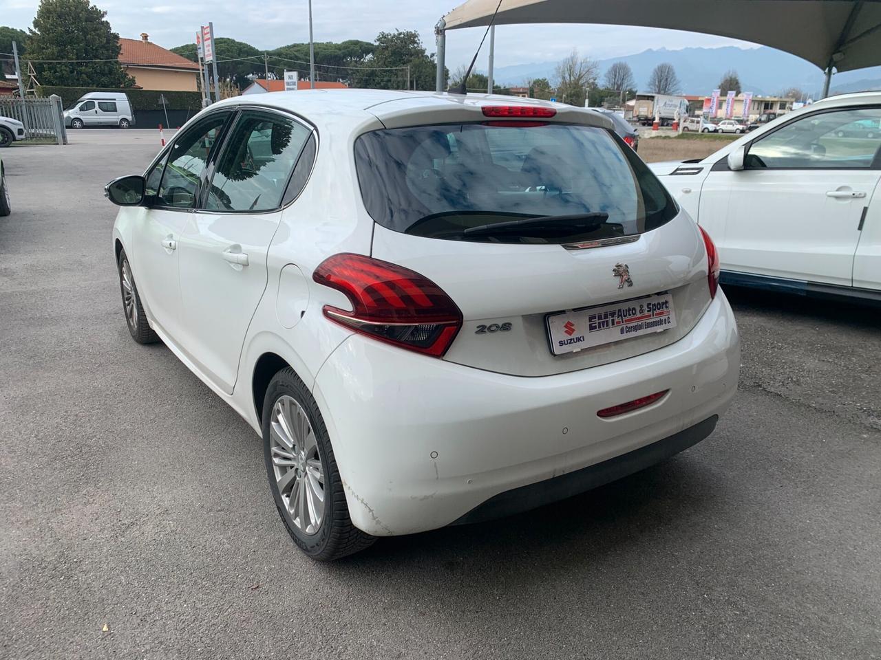 Peugeot 208 PureTech 82 5 porte Allure