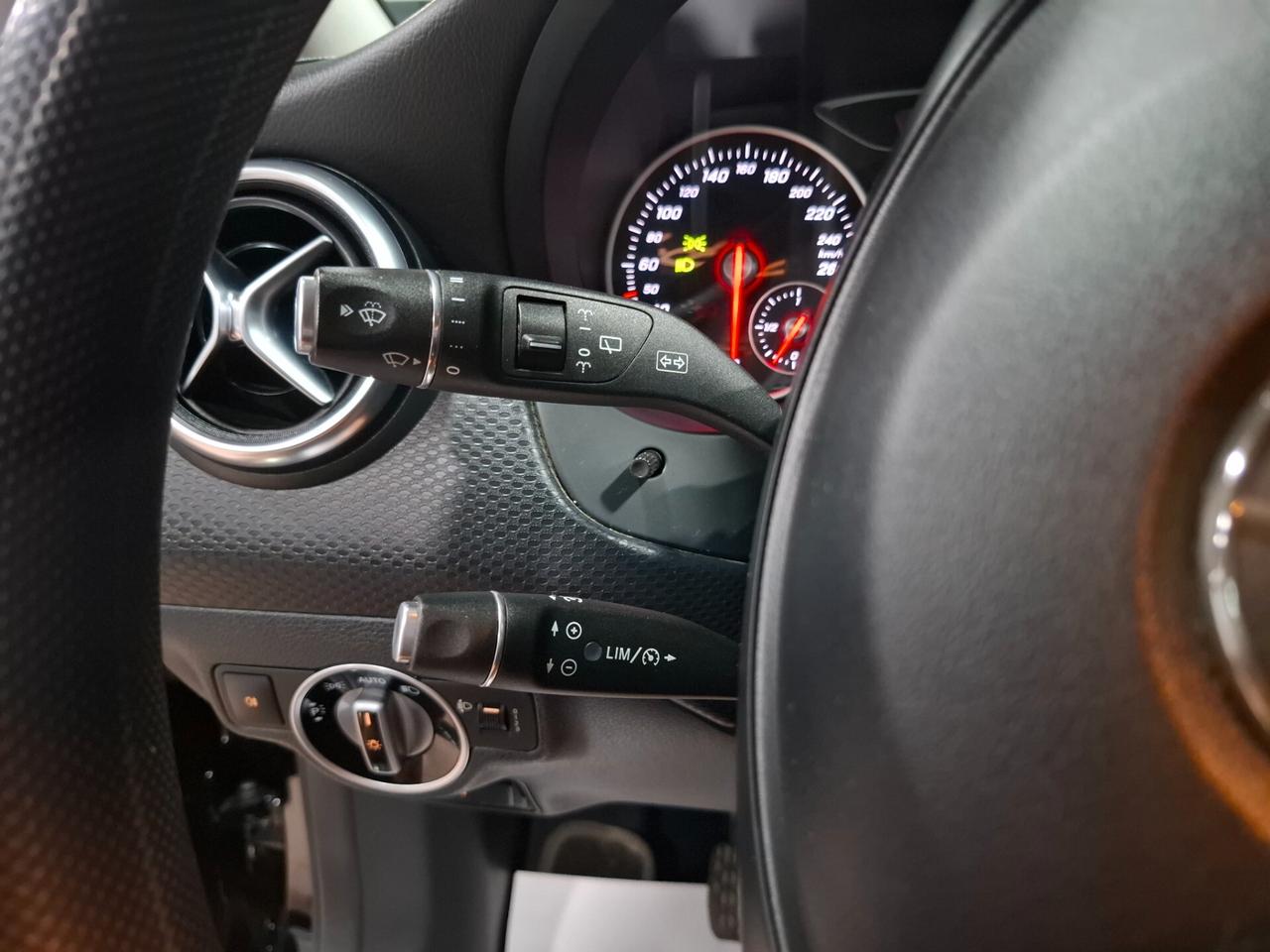 Mercedes A 160 benzina Neopatentato