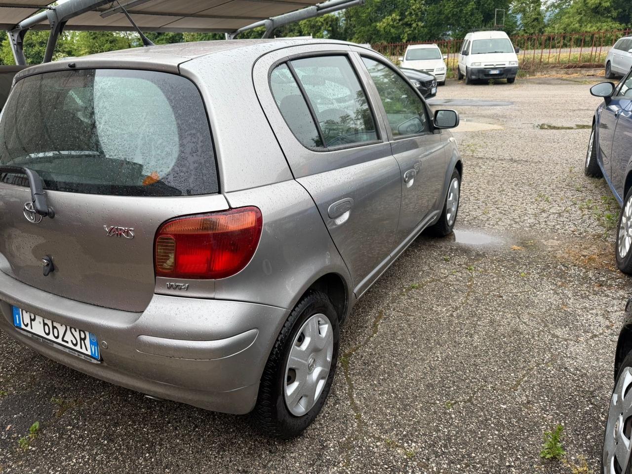 Toyota Yaris 1.3 BENZINA 5 PORTE Sol Blue
