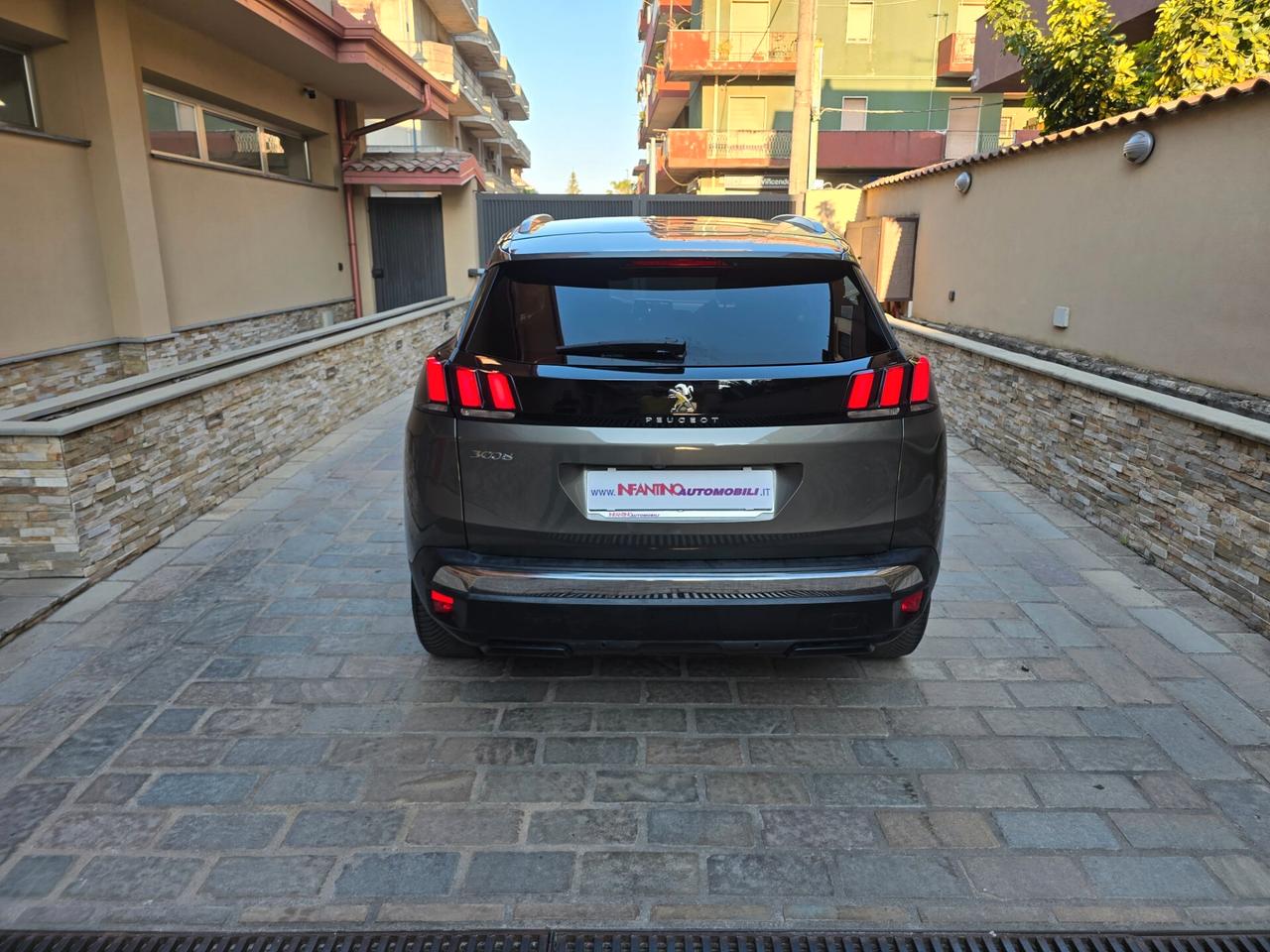 Peugeot 3008 BlueHDi 130 S&S EAT8 Allure