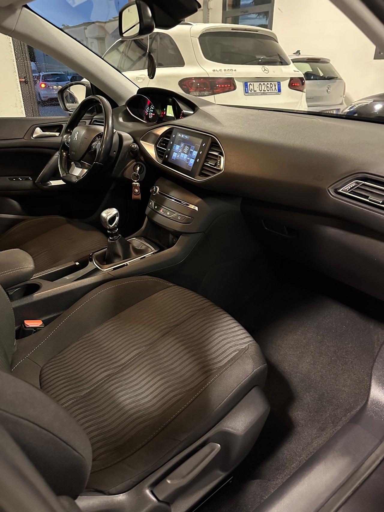 Peugeot 308 BlueHDi 120 S&S SW Allure