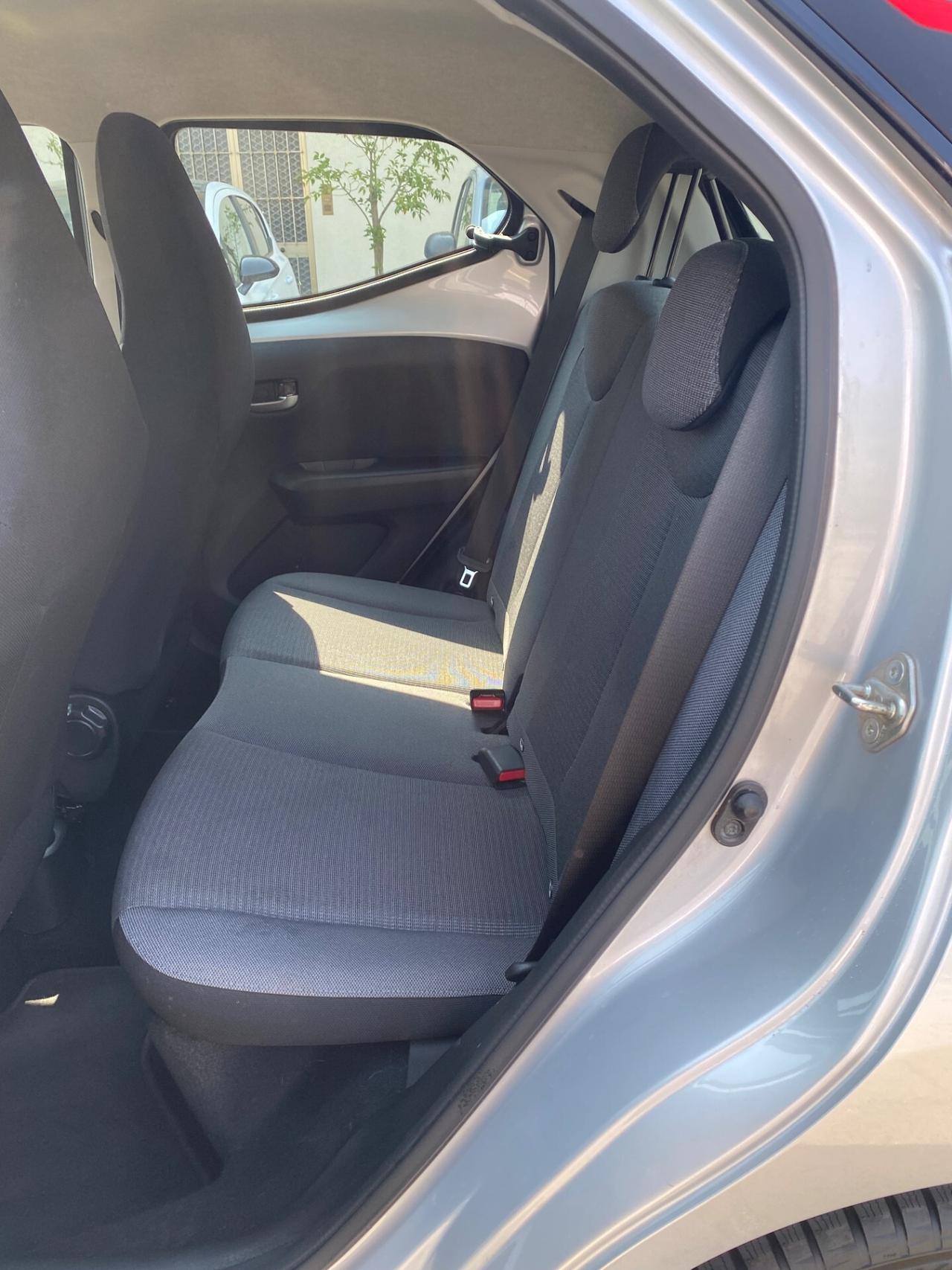 Toyota Aygo Connect 1.0 VVT-i 72 CV 5 porte x-clusiv
