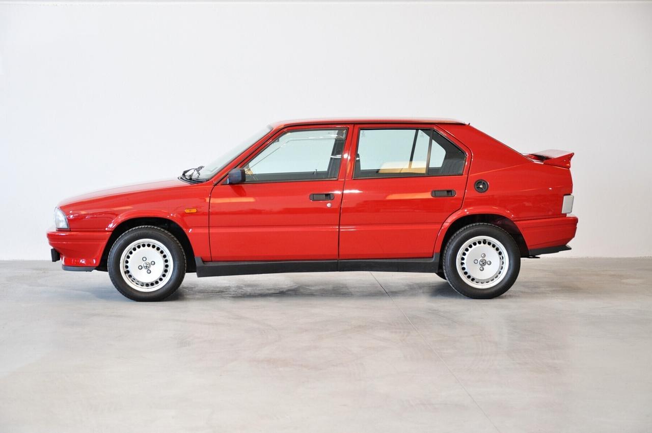 Alfa Romeo 33 1.7 Quadrifoglio Verde carburatori pari al nuovo!