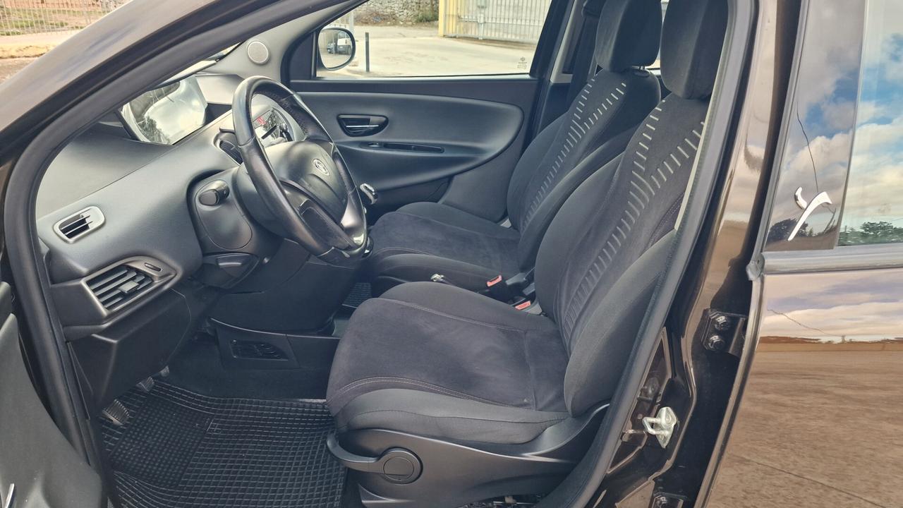 Lancia Ypsilon 1.2 69 CV 5 porte S&S Gold