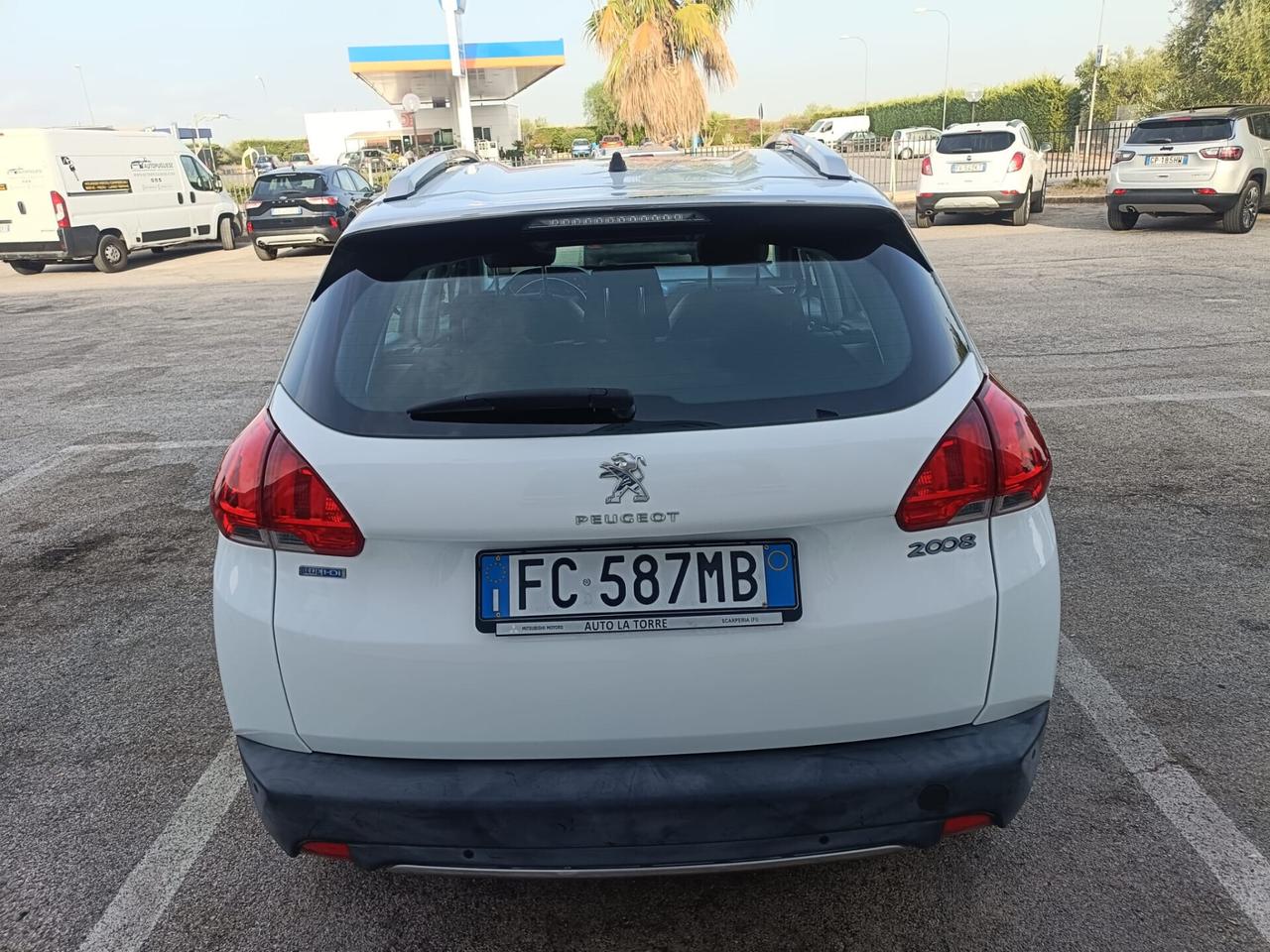 Peugeot 2008 BlueHDi 100 Black Matt