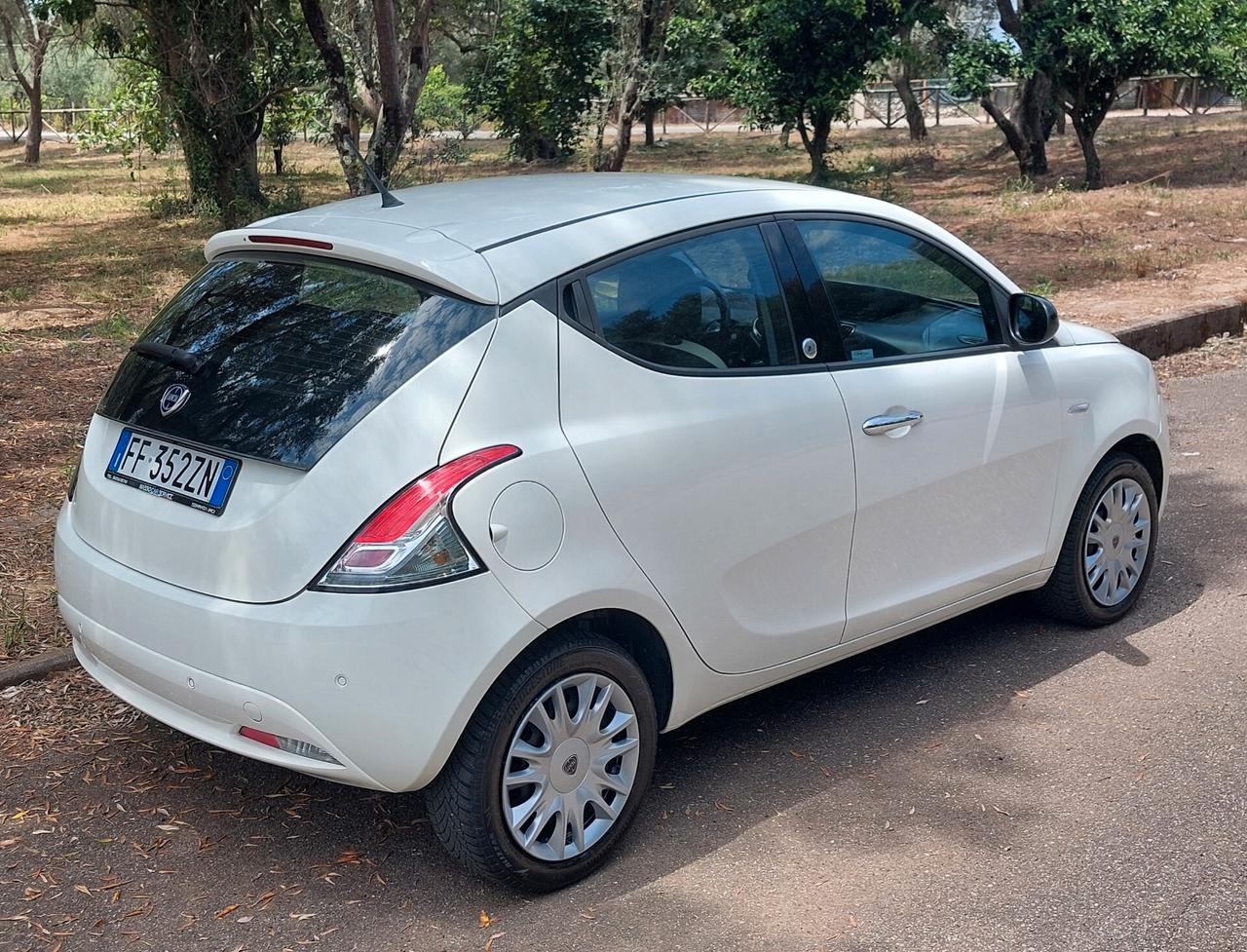 Lancia Ypsilon 1.2 69 CV 5 porte GPL Ecochic Gold