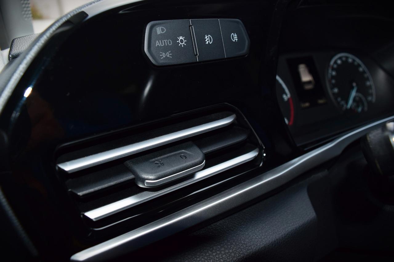 Ford Tourneo Connect 2.0 EcoBlue 122 cv Titanium